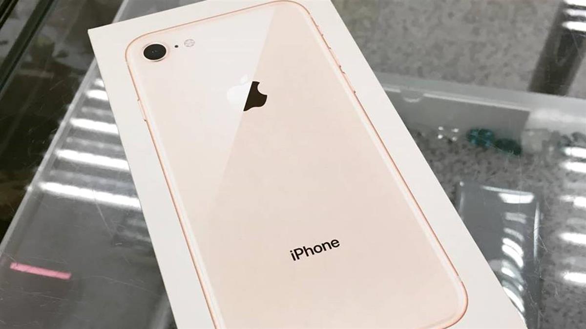 媽咬牙存錢買iPhone給兒…原因超辛酸!店員堅持不賣