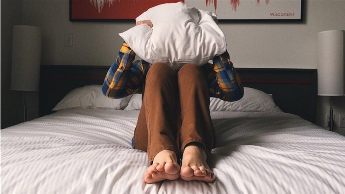 別數羊了!美軍「2分鐘睡眠法」 喝完咖啡都能秒睡