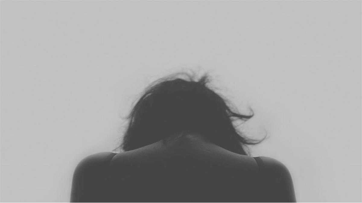 「我來安慰妳」玩弄嫂子!男逼滅跡 她偷留1滴…