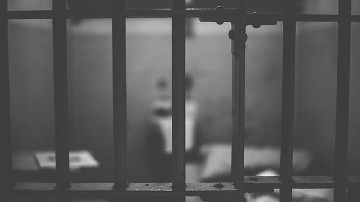 衣綁床架!受刑人上吊 獄方1hr後才發現:以為在看風景