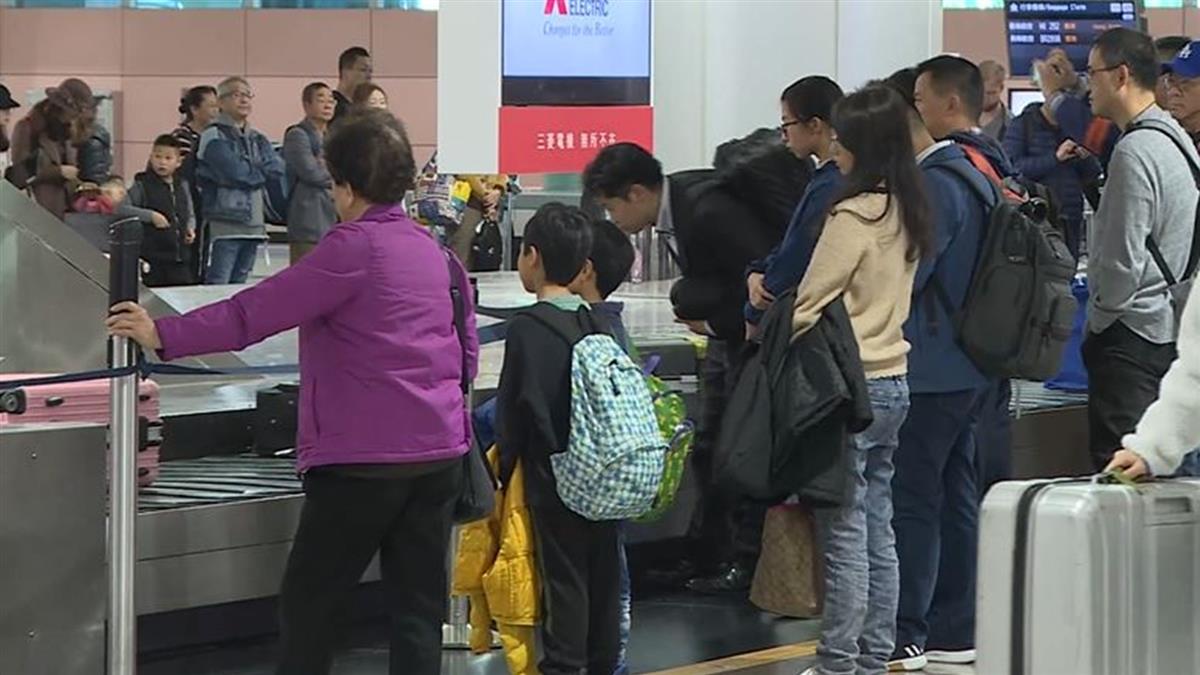拿手上就過關!母帶大陸豬肉回台超得意 兒暴怒檢舉