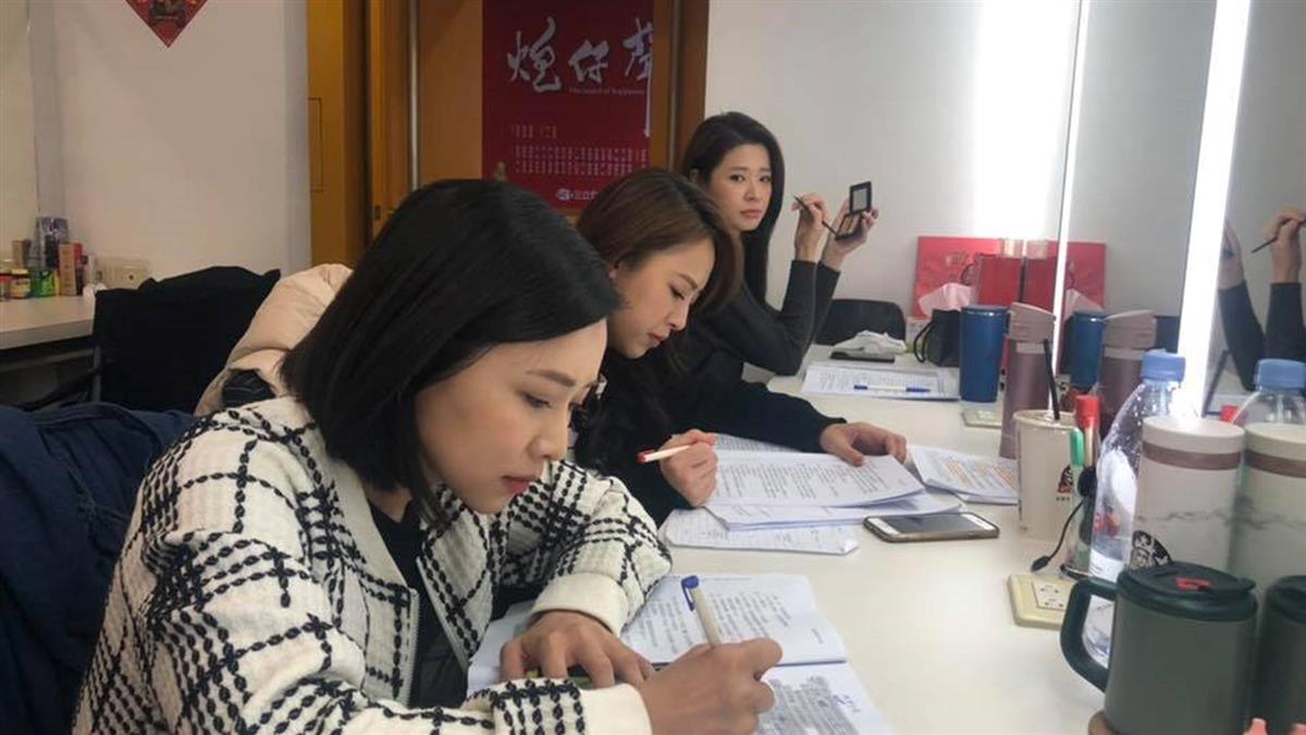 李燕耍大牌？嫌女演員台詞背太慢 冷眼一句話嗆爆