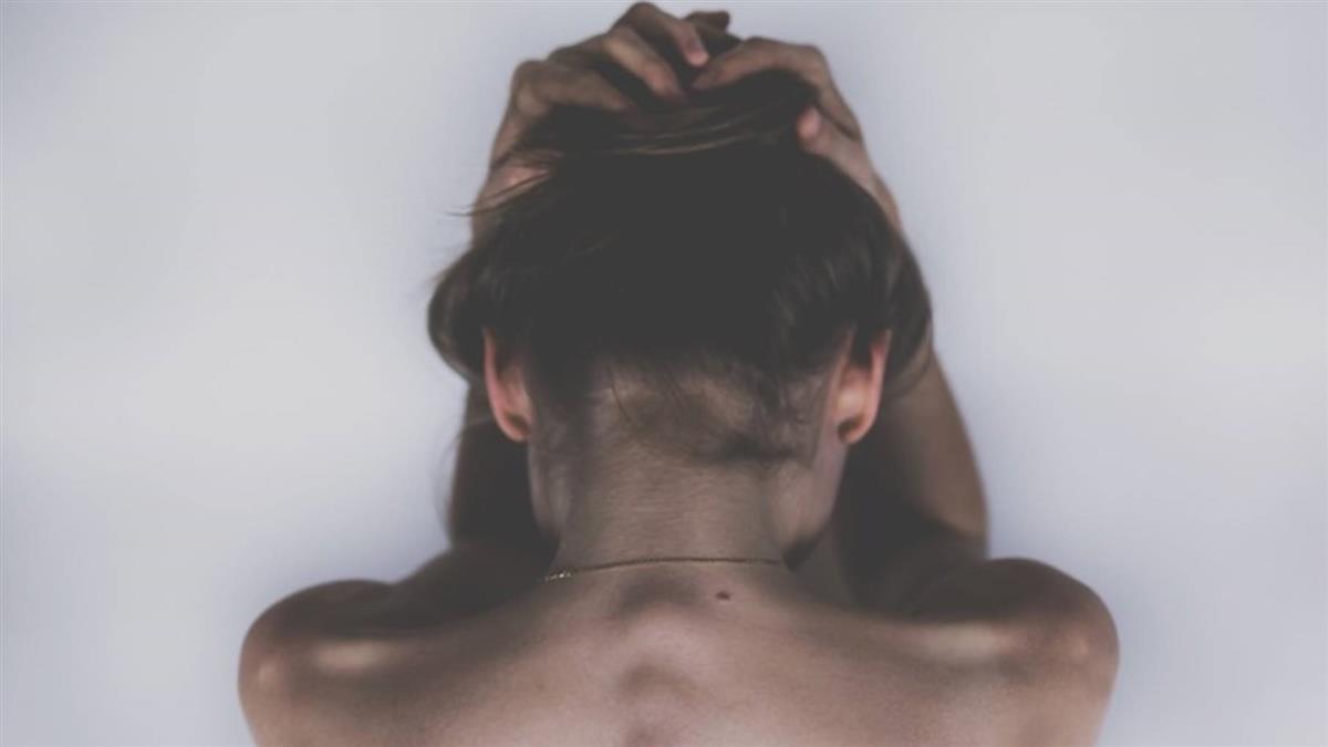 和女友逛夜市 男見邪惡靈體嚇歪:無限輪迴