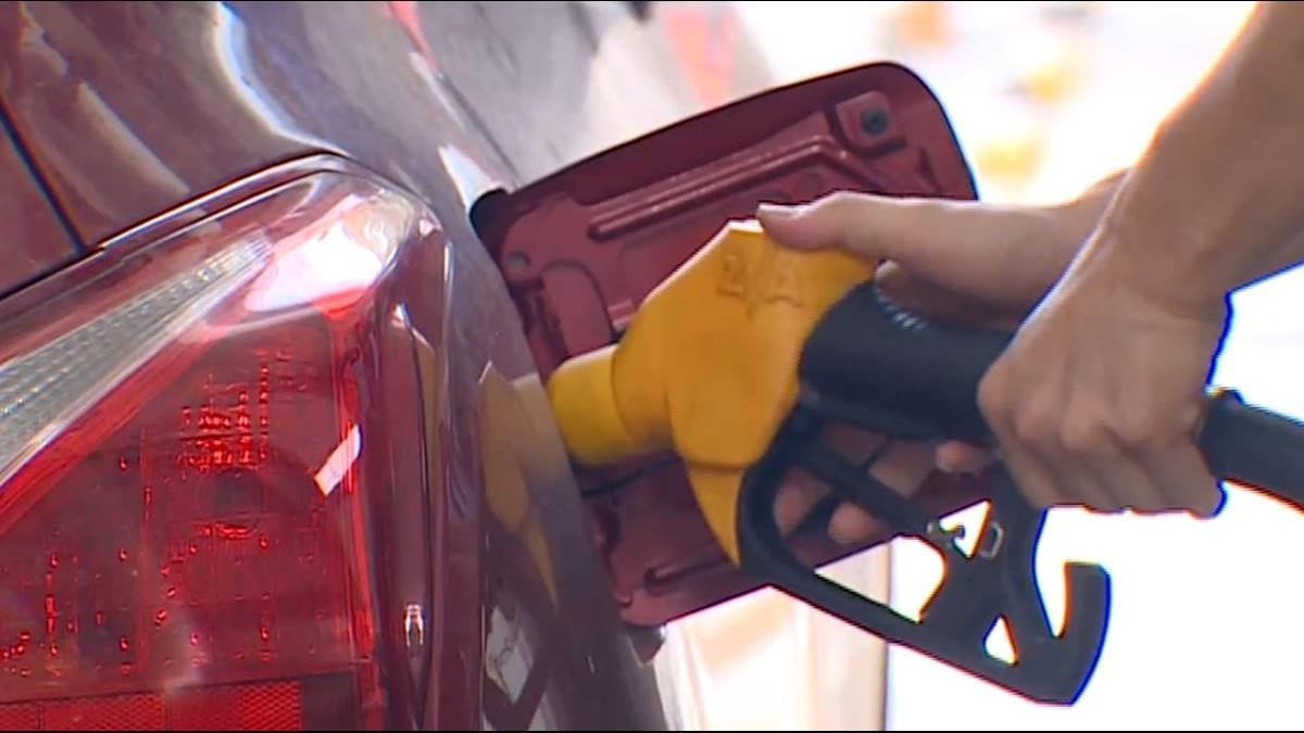 汽油大漲0.6元 運匠苦:每月油錢多1200元