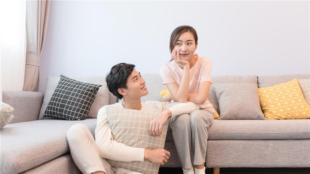 沒事兒就愛誇讚老婆的星座男,嘴巴就跟抹了蜜似的