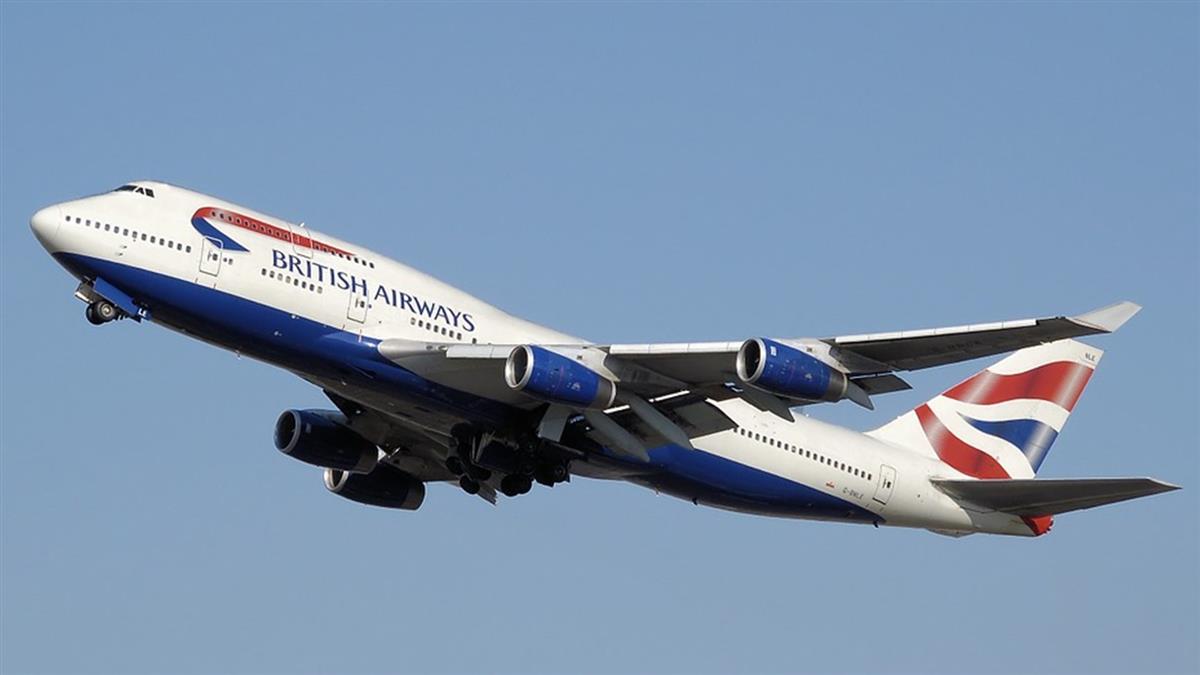 喝嗨了!3空服員全裸騷擾旅客 下場悽慘