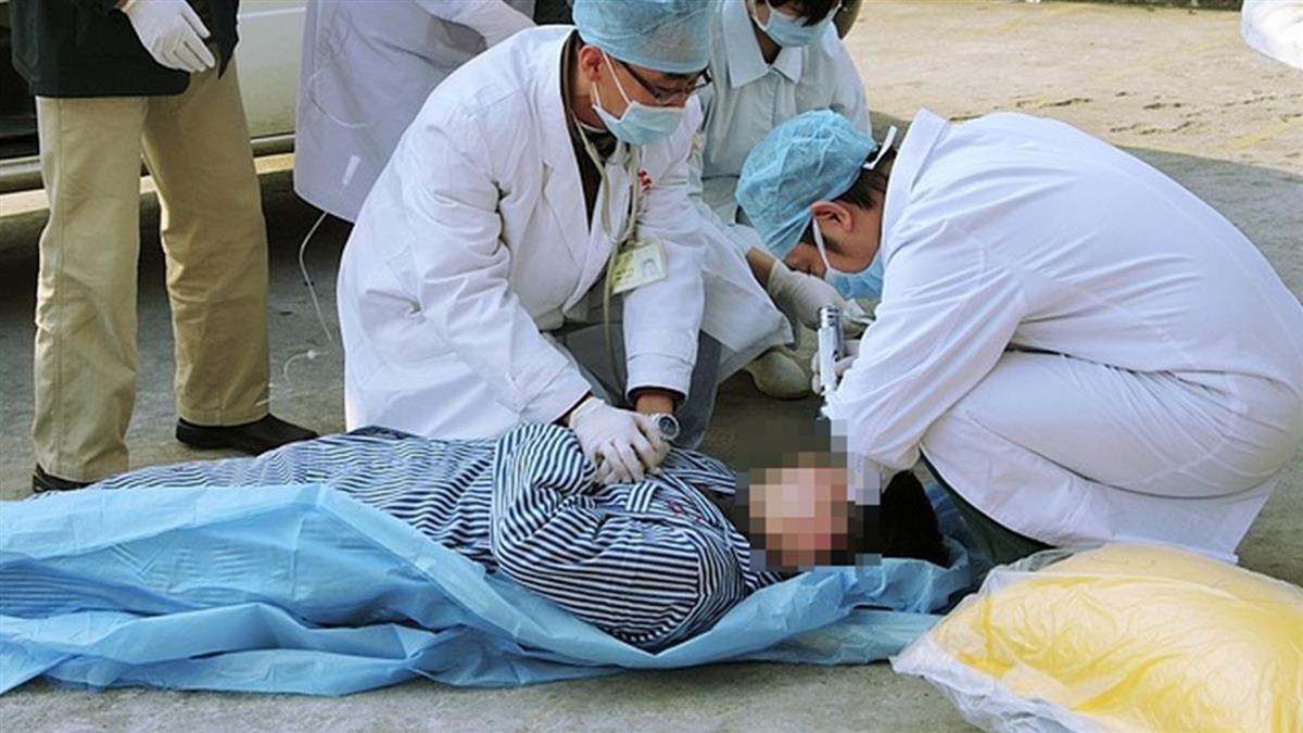 摔車以為沒事！25歲男放鬆大笑…秒悲劇