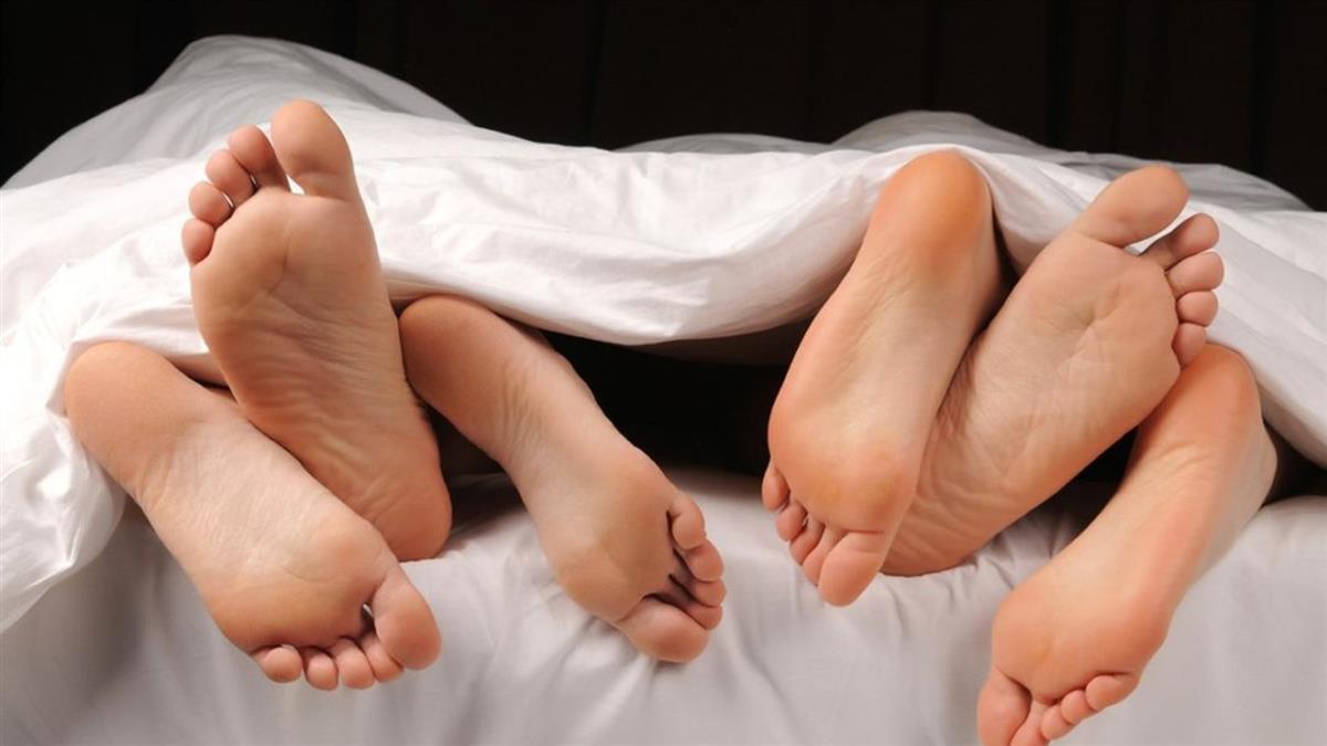 女友酒醉…男揪友硬啪3人行!她1年後復仇