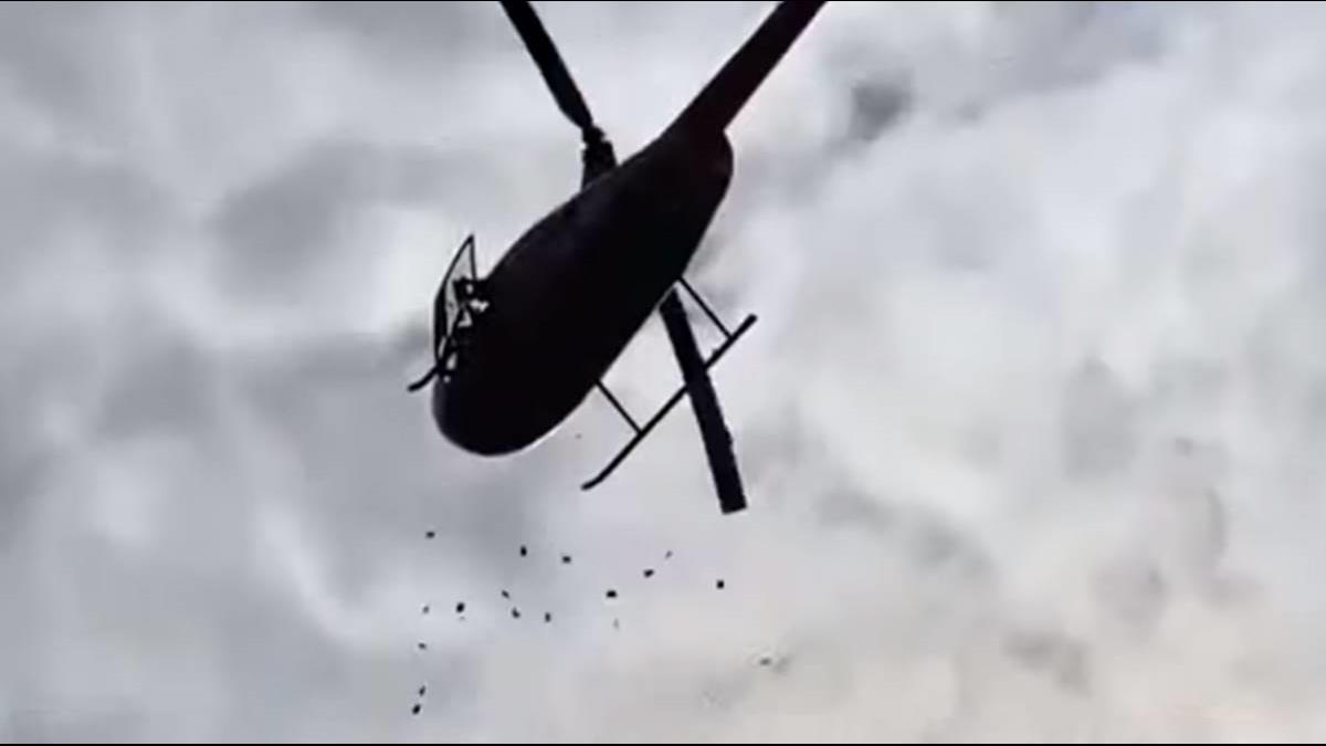 神!陸土豪雇直升機撒錢 會場驚見紅包雨