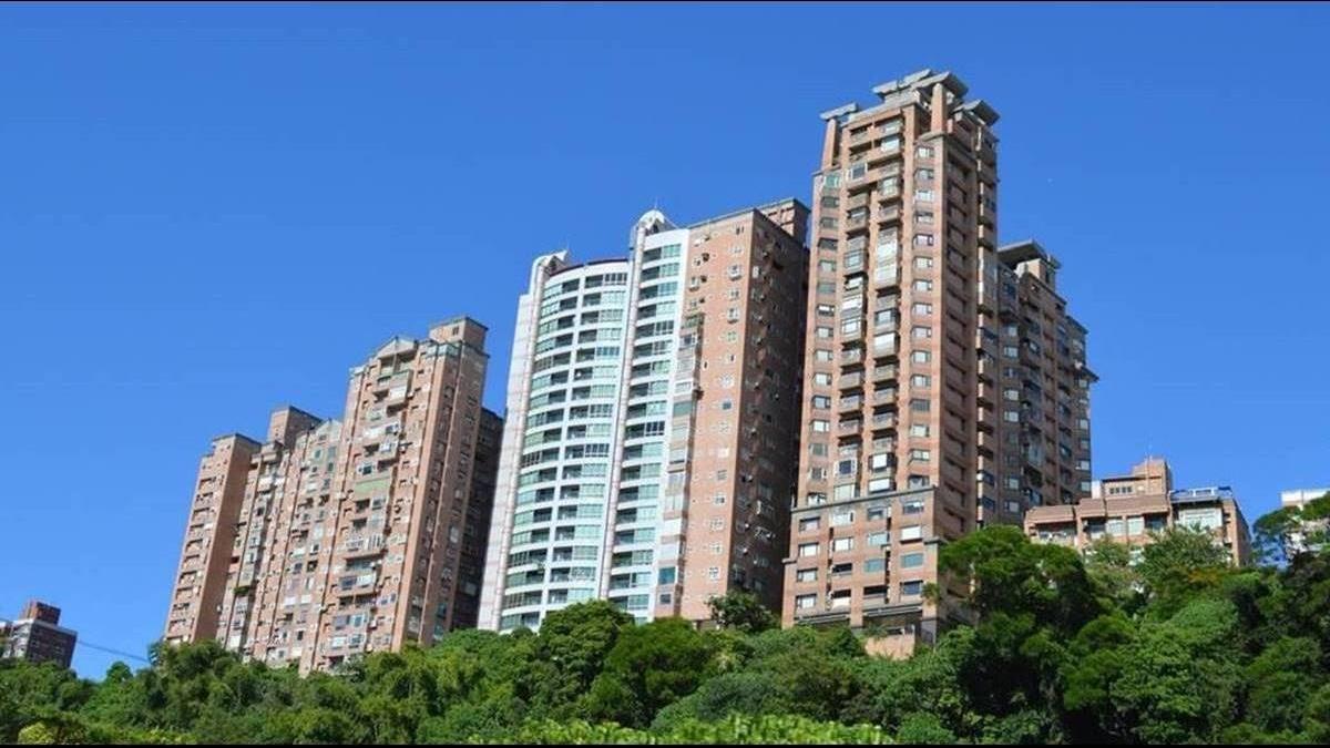 收入不穩想買房 問可貸款多少?網紛歪樓:「找台肥貸阿」