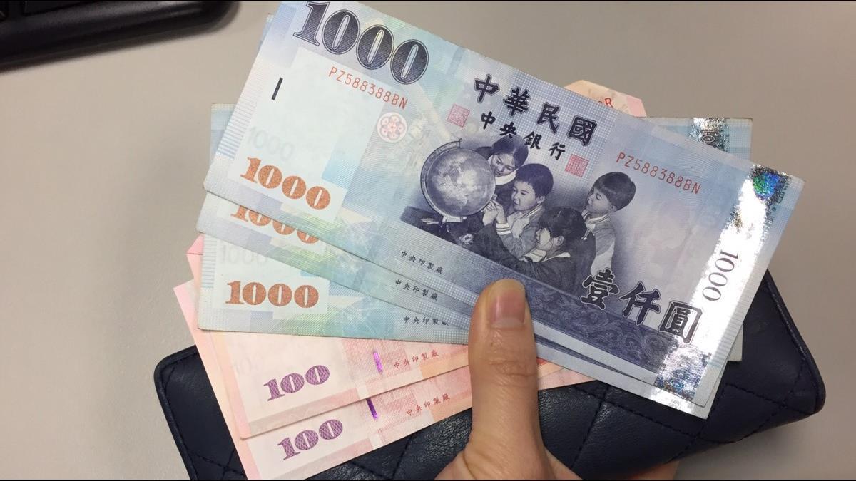 父母仍有收入該給「孝親費」?月薪10萬過來人:時候未到