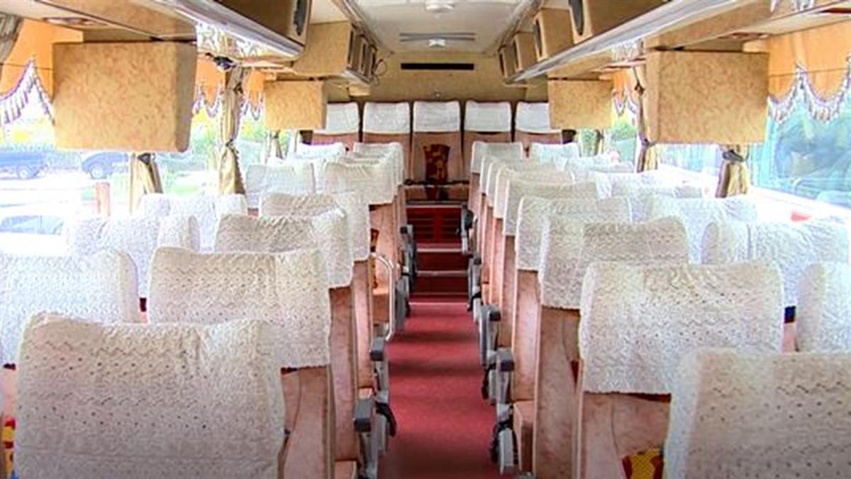 校車司機邊開邊脫 她崩潰痛訴:穿藍色內褲