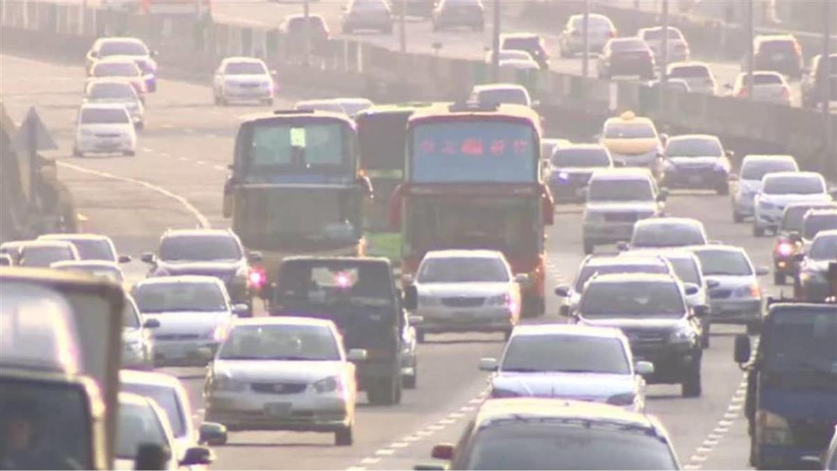 除夕早國道車流正常 國5南向下午恐塞