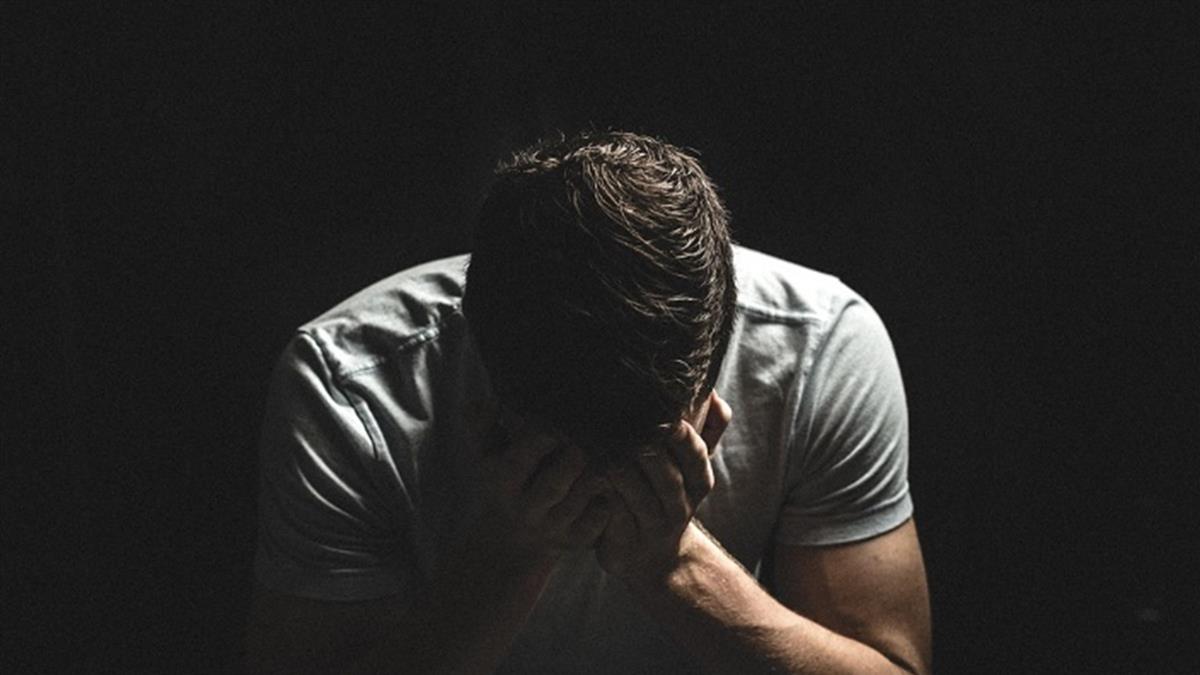 19歲男遭3熟女下藥！性侵2hr休克…慘失性功能