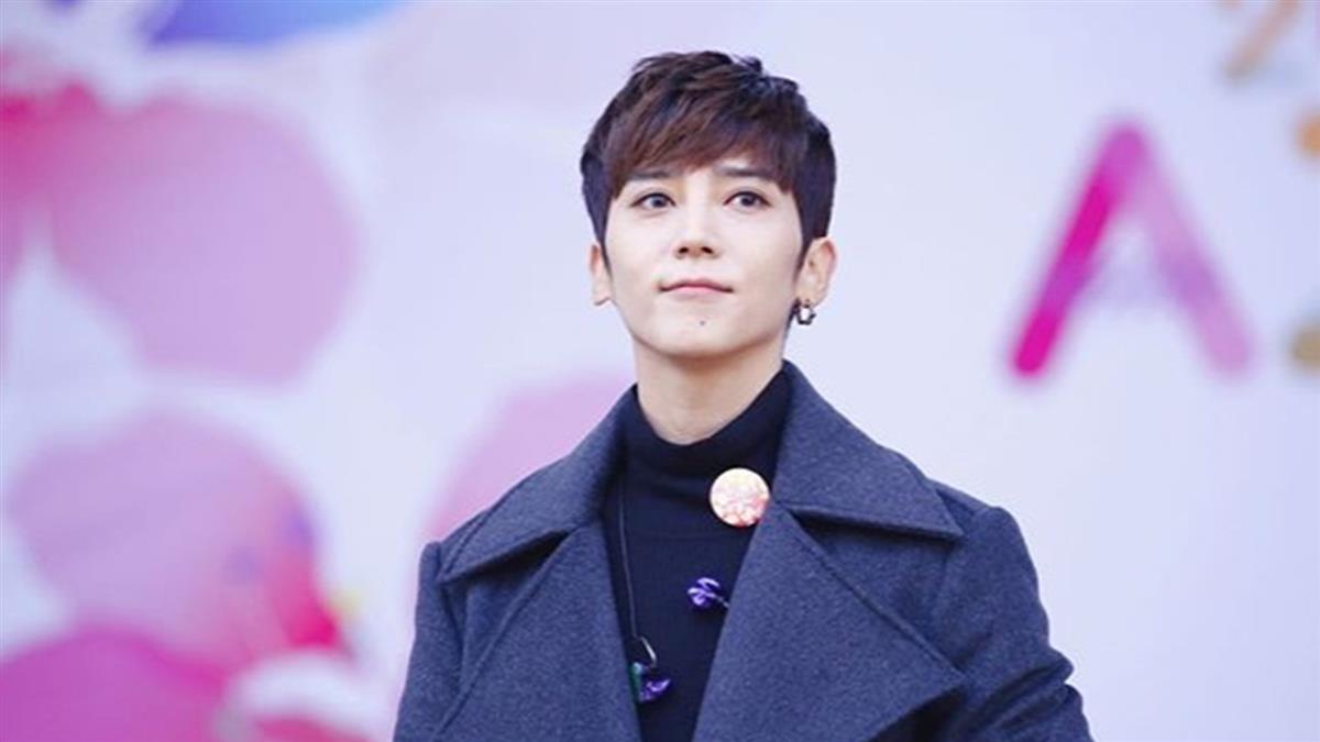 快訊／出道10週年！畢書盡升格當爸 炫耀：女兒長得像我