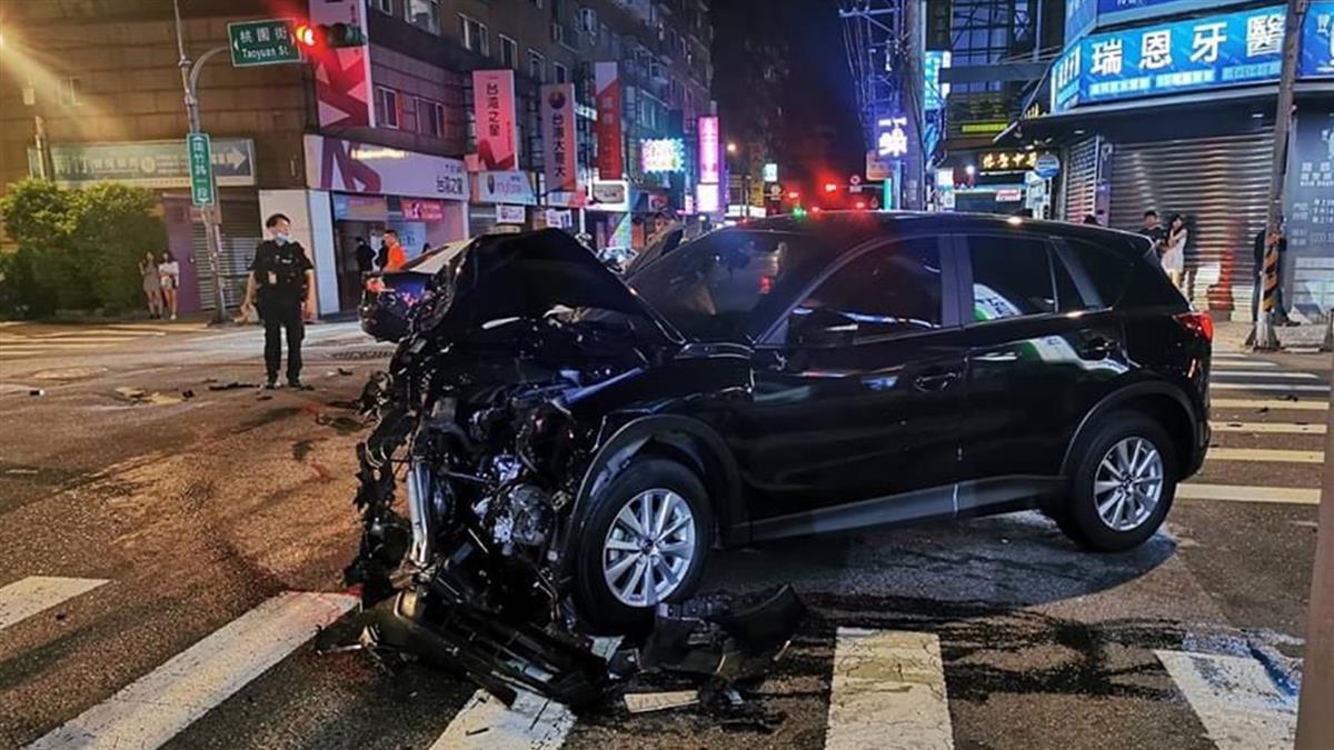 假意配合攔查下秒落跑!桃園警匪追逐撞車釀4傷