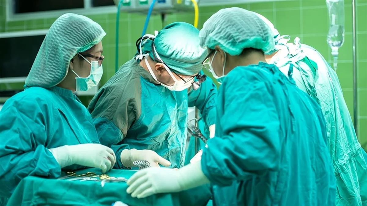 屈辱!女大生腹腔出血開刀 護理師插尿管偷笑還亂摸