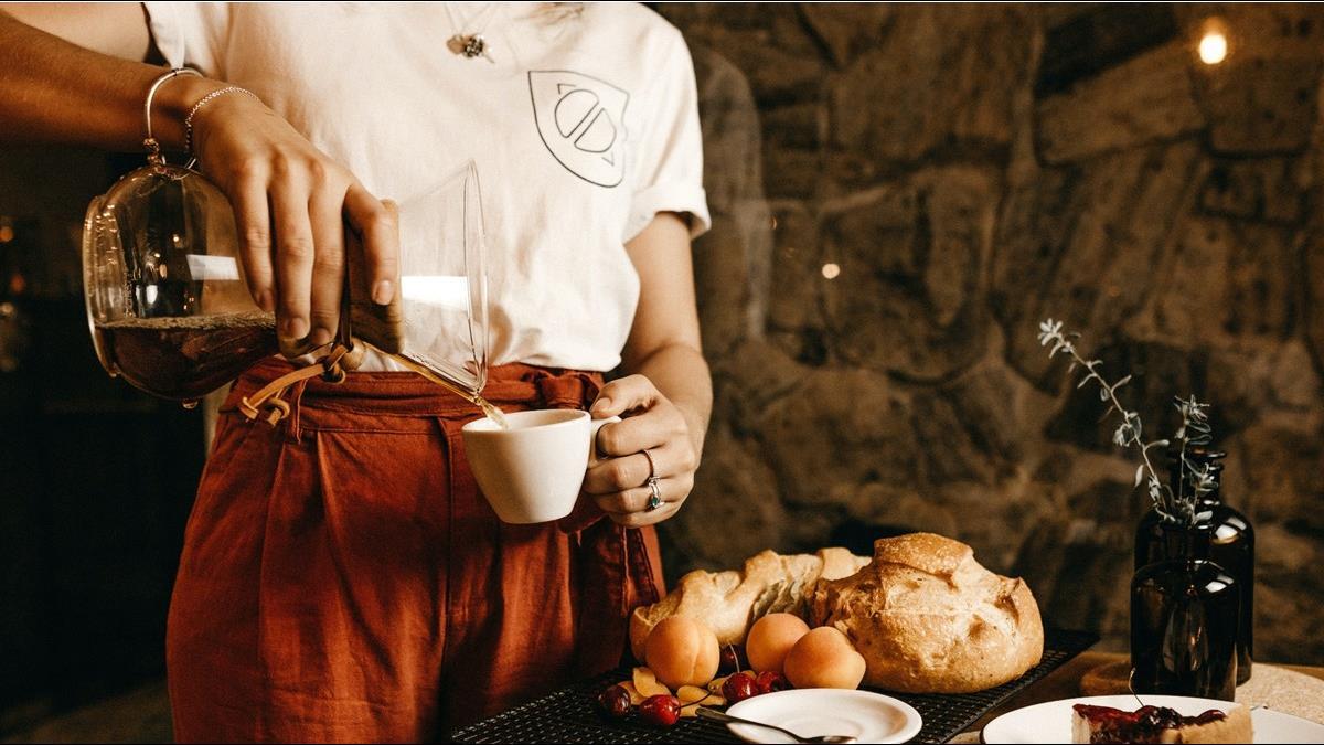 沒勞健保又超時工作&hellip;單親媽僅求「準時下班」 老闆回嗆：妳家死人再說