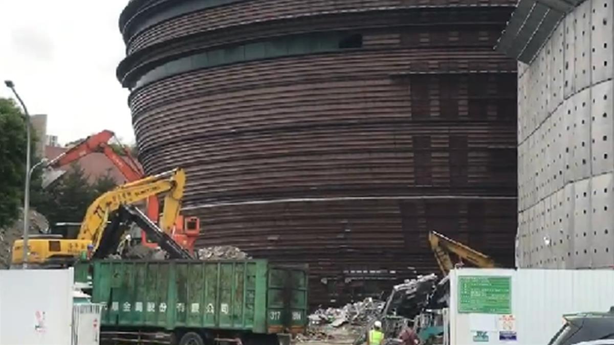 快訊／京華城拆除作業剛復工 B2發現乾屍疑竊賊失足