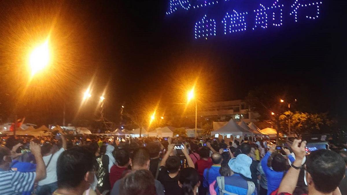 台南國慶焰火登場！超過36萬人湧安平 周邊道路全塞爆