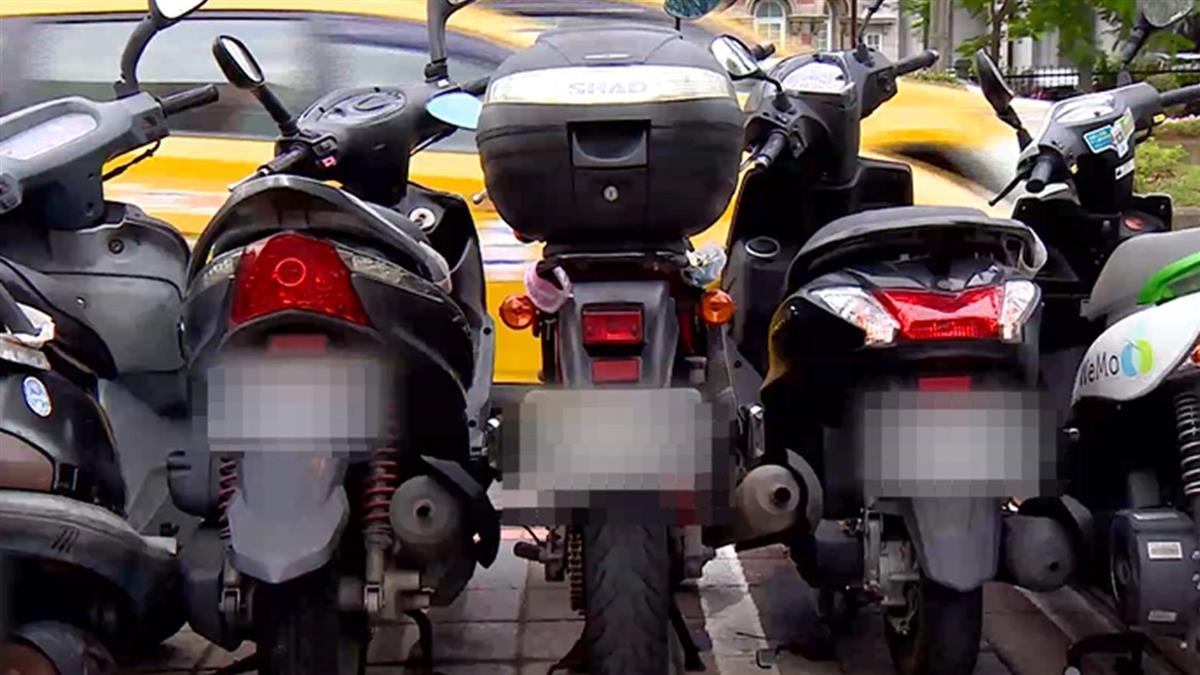 獨／機車族注意！置物箱凸出停車格 警：視個案開罰