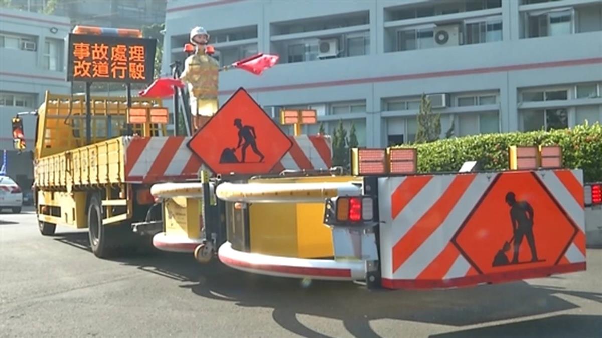 防撞潰桶油壓抵銷撞擊力 緩撞車成國道警保命符