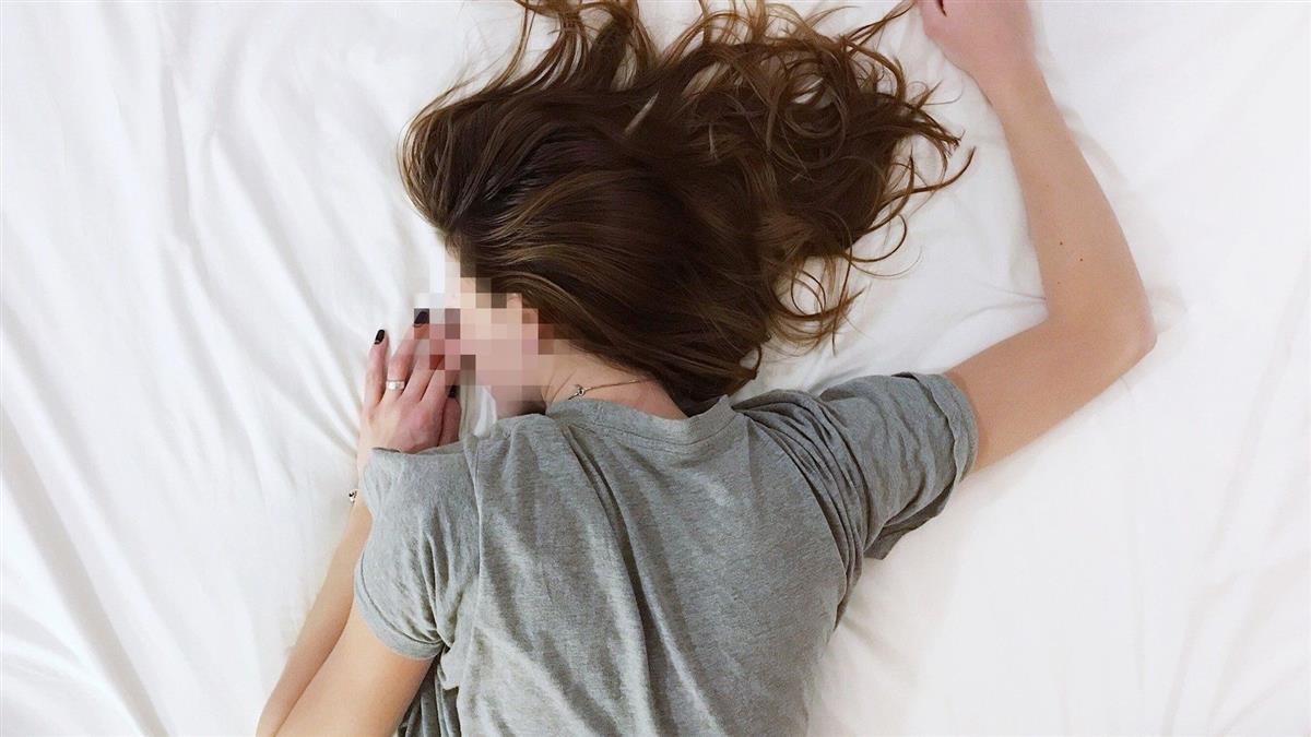 人妻PUB爛醉遭撿 像屍體被翻來翻去脫衣:我就是不能動
