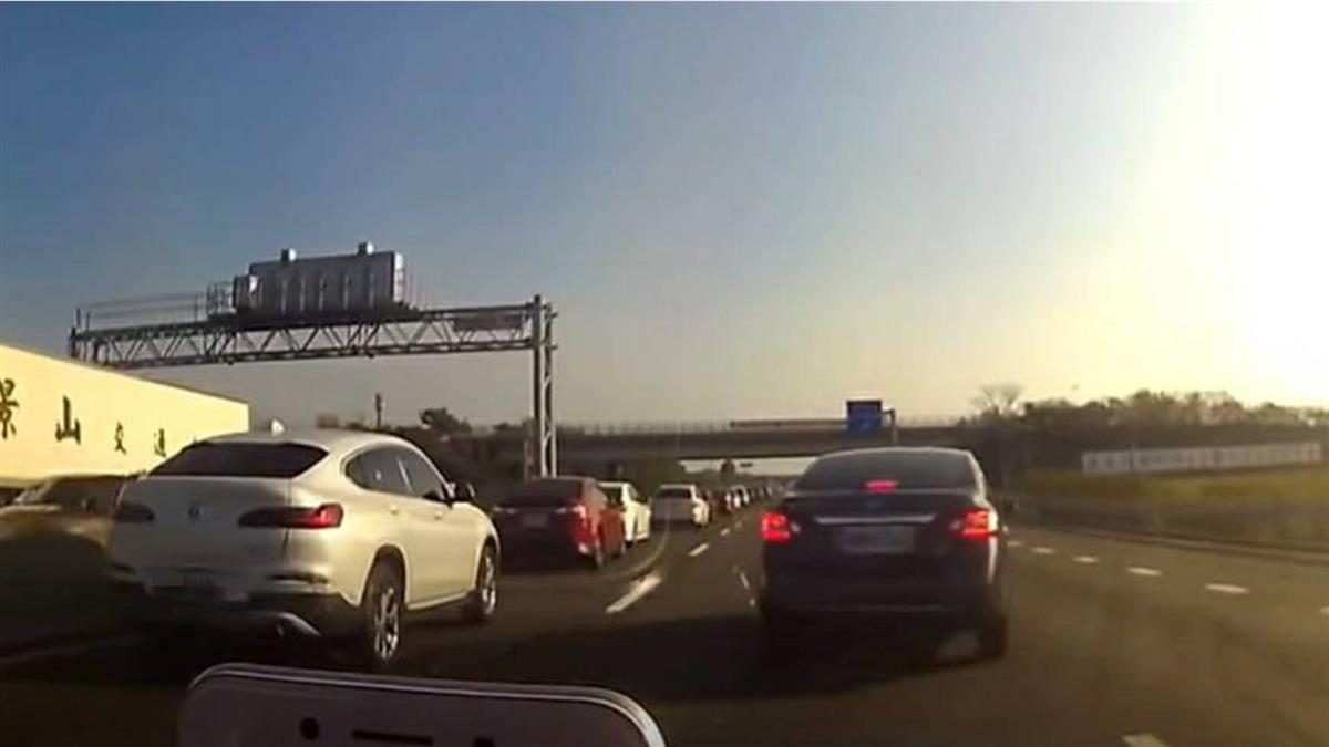 車內嬌喊「尪好厲害！」他秀超神技術 網一看驚呆了