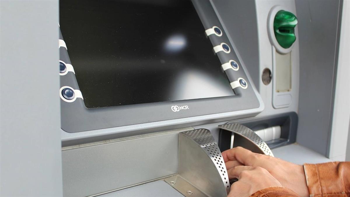 學貸還有24萬！她存款剩3位數崩潰：心好累