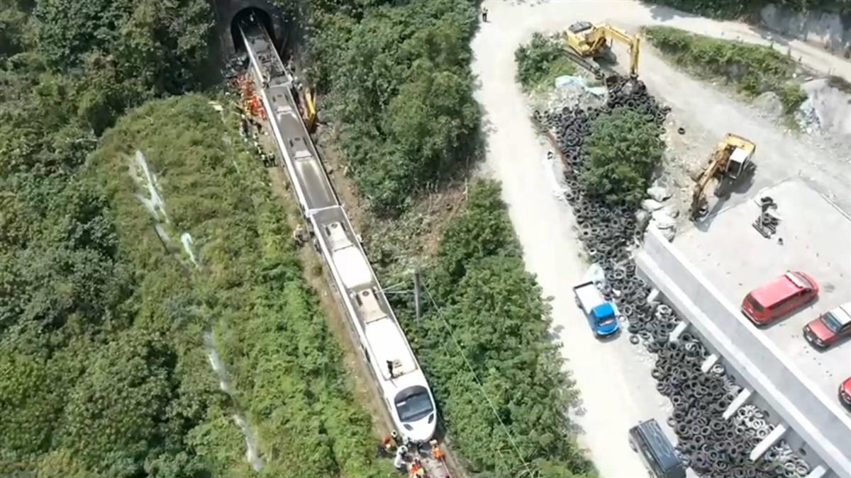 林佳龍爬進車廂見慘狀 院證實致電蘇揆口頭請辭