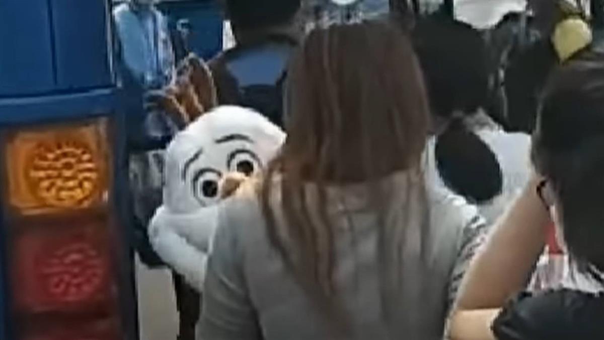 婚期在即！蘇昱銘不幸罹難 未婚妻抱「雪寶」送最後一程