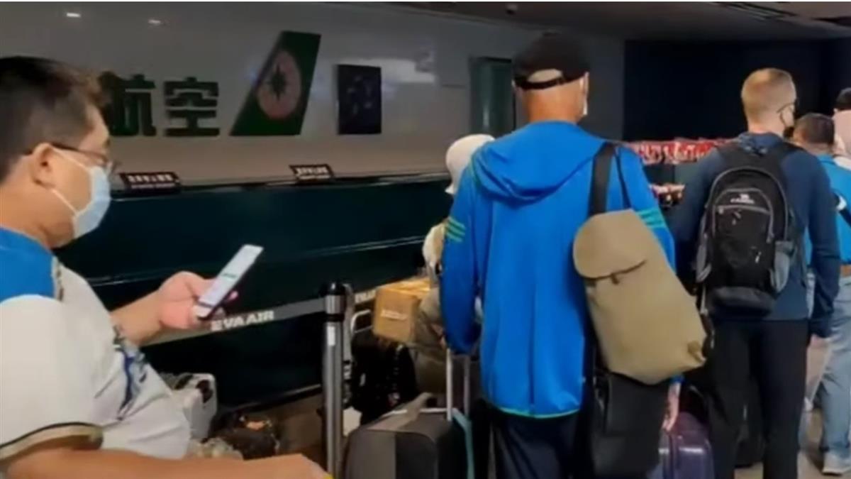 關島首發團今打疫苗 莫德納居多 回台再打第2劑