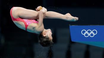 14歲東奧選手跳水「完美10分」破紀錄 奪金心願：只想給媽媽治病