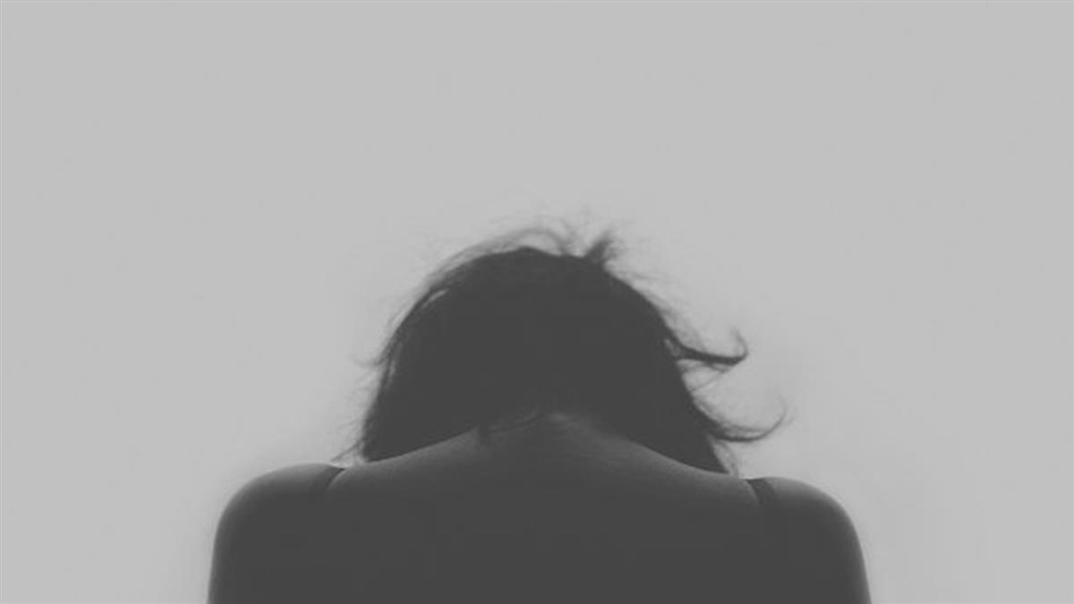 正妹Google「男友名字」綠炸！驚見全家福照崩潰：孩子超像他