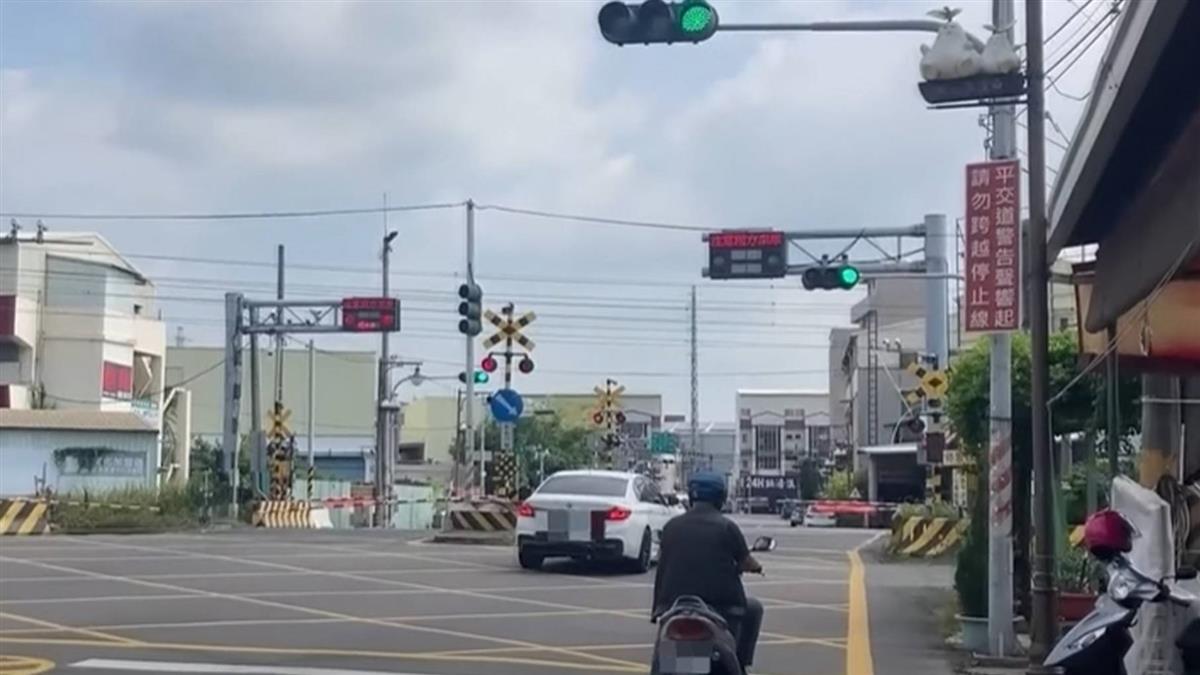 獨／台南平交道五叉路口藏陷阱 汽機車被迫停網線區