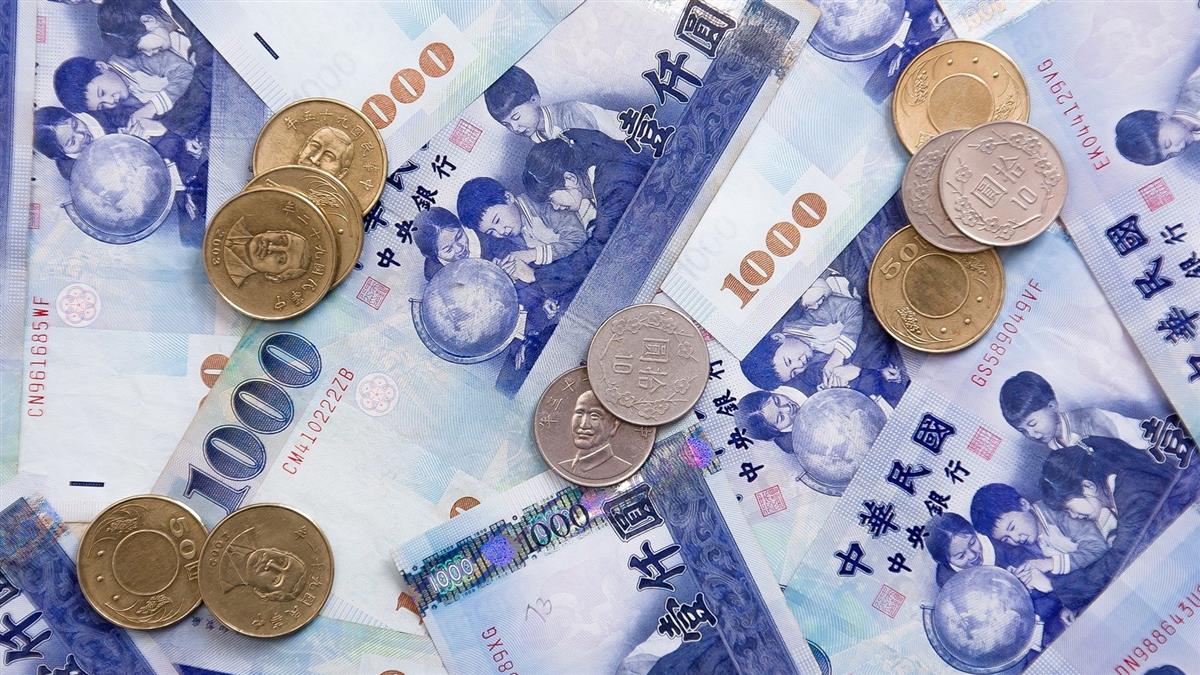 基本工資調漲…4筆錢跟著漲 網崩潰：錢更薄了