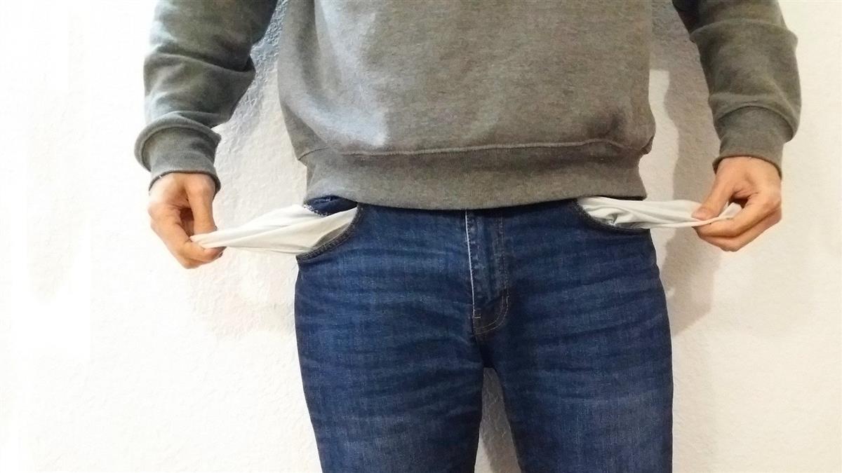 年薪120萬只存6萬 他收支曝光...網見這點超致命