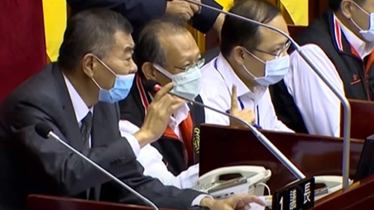 48位藍綠議員支持！北市議會通過恢復重陽敬老金
