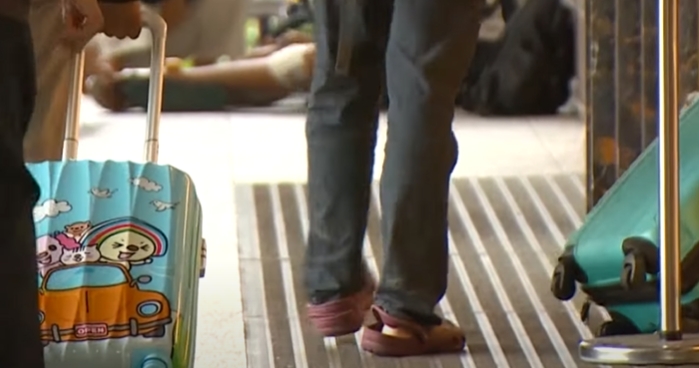 Check in等8小時！上百人排到深夜 飯店告知：房間還沒整理好