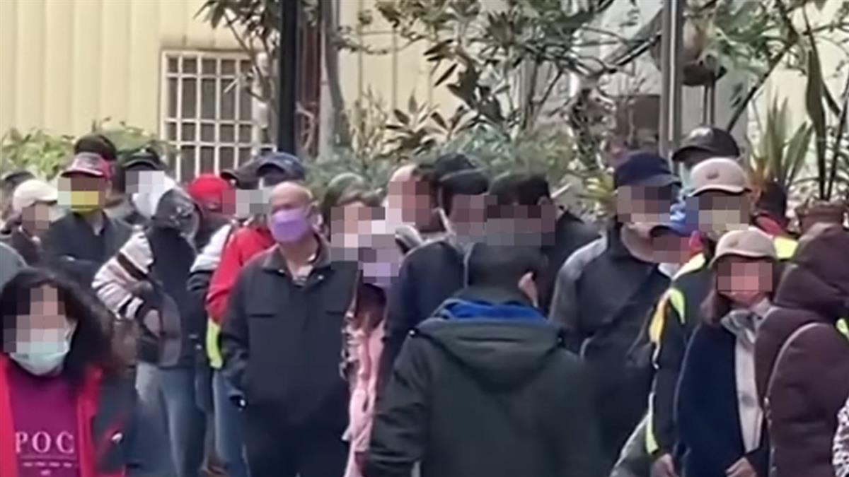 這裡也倒數！排10公里 紫南宮元旦湧10萬人領錢母