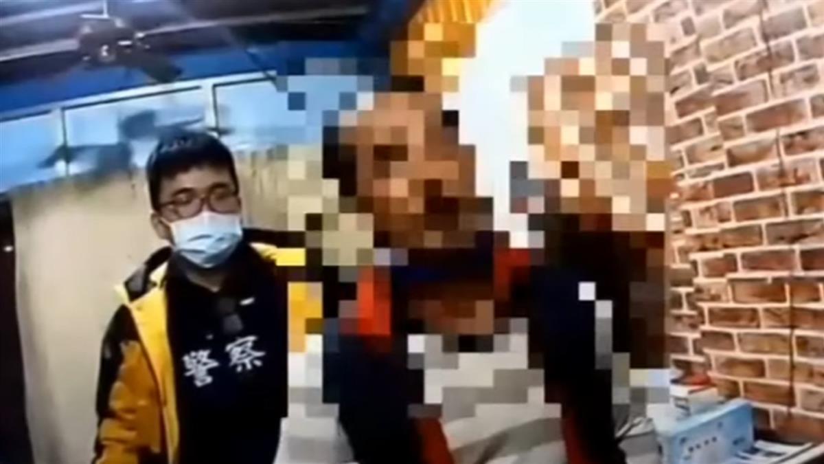 不用躲了...毒男踏出家門 警方當場逮人