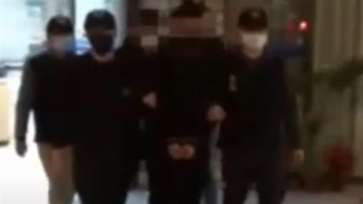 「快救我」 男衝派出所求救 警局前車遭惡煞砸毀