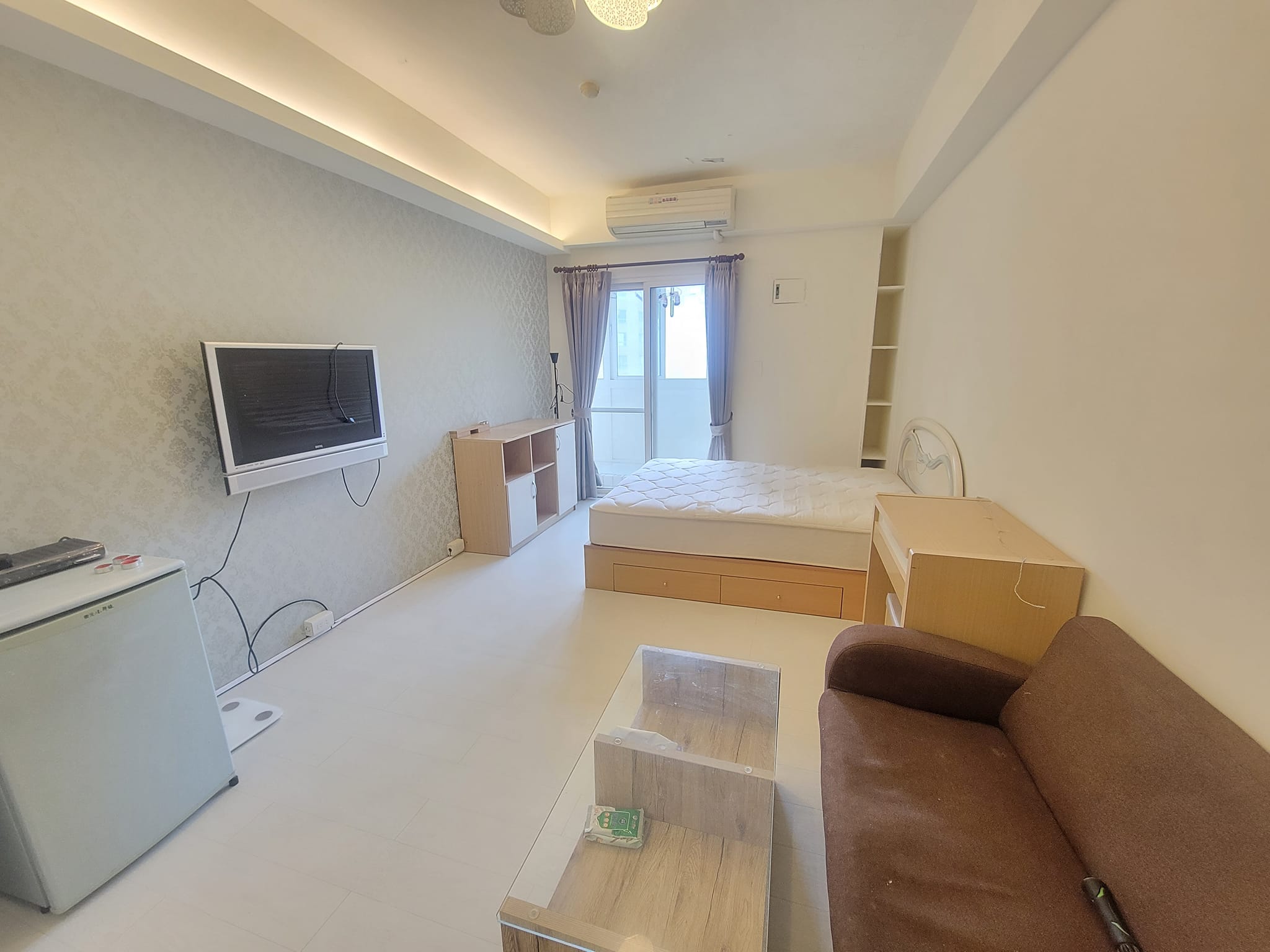 嬌小正妹租房！散落「百件內衣褲」 照片曝光噁爆