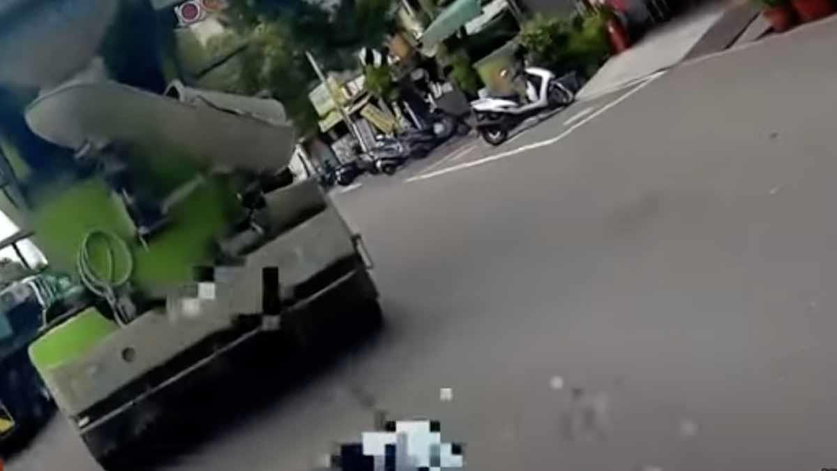 獨／大車違停路中買飲料 騎士怒PO：把這當停車場？