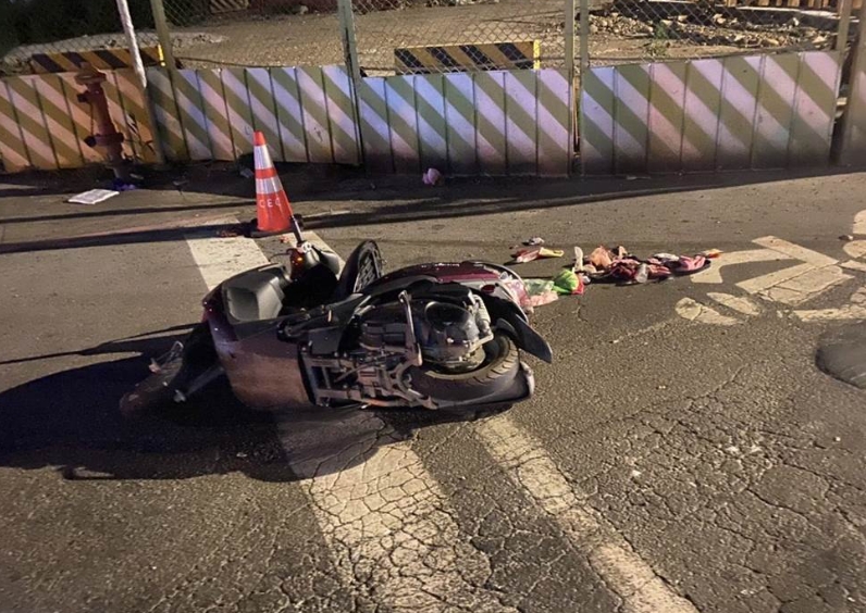 ▼老婦人遭曳引車撞飛，遭捲車底輾斃。（圖／東森新聞）