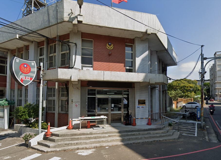 ▼新竹一名男子帶著土製炸，衝進新工派出所內求助。（圖／翻攝自Google Maps）