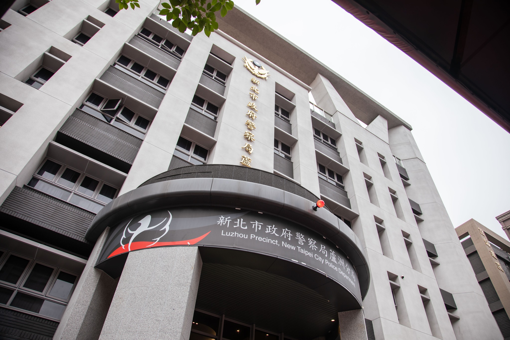 ▼交通局多次邀請新北市警察局增設警示標誌。（示意圖／翻攝自新北市政府警察局臉書）