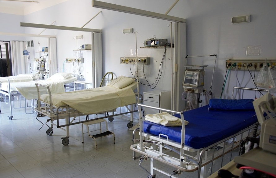 ▼女子倒在自宅內，已失去呼吸心跳。（示意圖／pixabay）