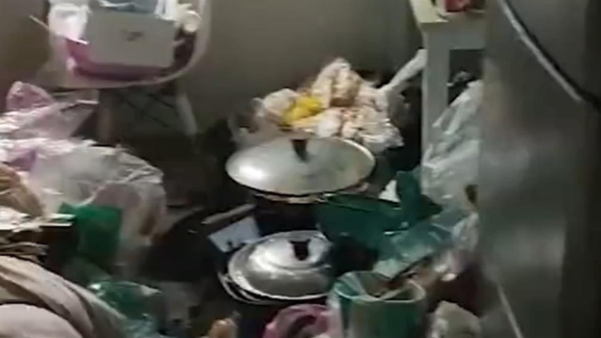 正妹租客房間飄惡臭 房東一開門崩潰：她大號在屋裡