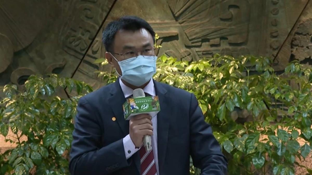 ▼陳吉仲遭外界批評，每次遇到問題僅會叫國人靠「吃」解決。（圖／東森新聞）